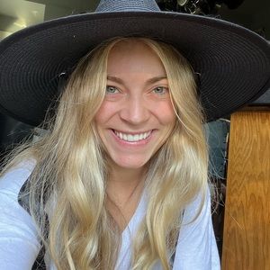 Meet your Posher, Helen